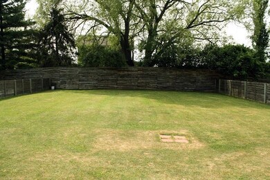 farrier rd fenced yard