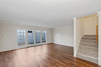Wonderful laminte tile throughout the living space