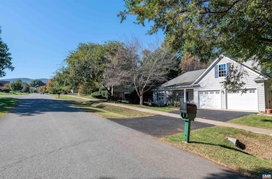 334 Grayrock Dr, Crozet, VA 22932 - photo 4