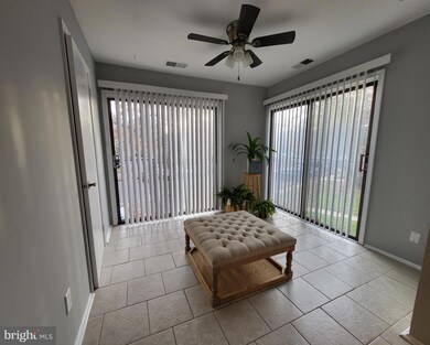 116 W Bluebell Ln unit B, Mount Laurel, NJ 08054 - photo 4