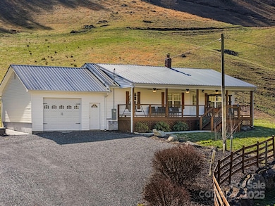 867 Indian Creek Rd, Burnsville, NC 28714 - photo 4