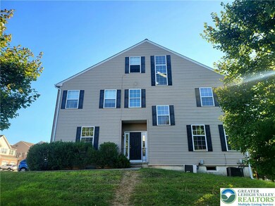 5215 Spring Ridge Dr E, MacUngie, PA 18062 - photo 2