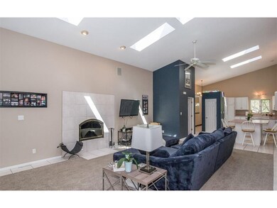 3721 F Ave NW, Cedar Rapids, IA 52405 - photo 4