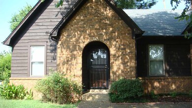 Welcome Home. Such a gorgeous entry to the home.