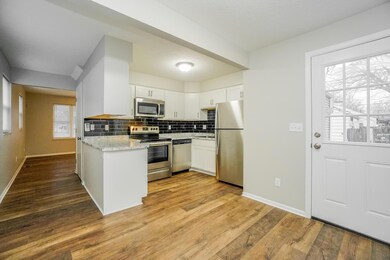 949 S Hampton Rd, Columbus, OH 43227 - photo 3