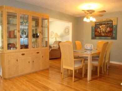 4 DINING AREA