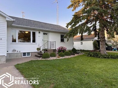 312 W Front St, Wayland, IA 52654 - photo 2