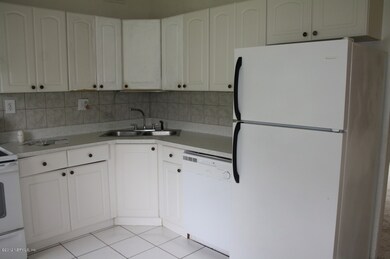 10614 Pine Estates Rd E, Jacksonville, FL 32218 - photo 4