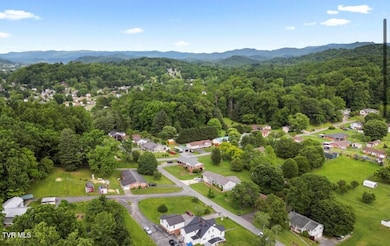 1809 Field Rd, Elizabethton, TN 37643 - photo 5