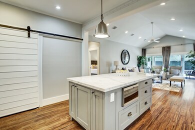 946 Merrill St, Houston, TX 77009 - photo 6