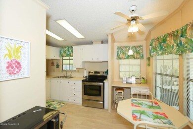 6 614 Papaya - Kitchen - V2jpg