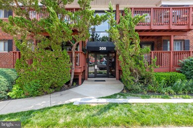 205 Skyhill Rd unit 9, Alexandria, VA 22314 - photo 3