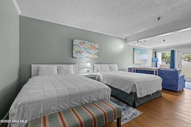 135 Palm Suites