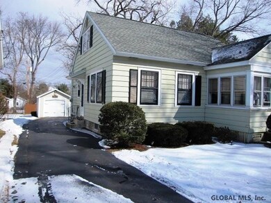 27 Knickerbocker Rd, Schenectady, NY 12302 - photo 2