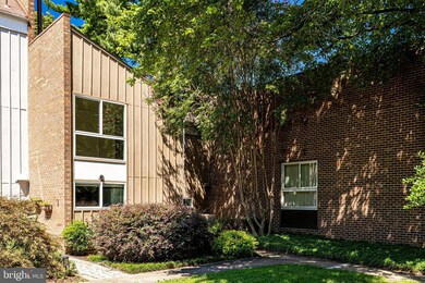 11478 Links Dr, Reston, VA 20190 - photo 2