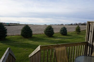 3620 Banar Dr SW unit E, Cedar Rapids, IA 52404 - photo 3