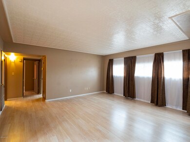 2672 E. Oakleaf DR.--2