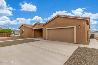 12636 N Hendricks Dr, Marana, AZ 85653 - photo 2