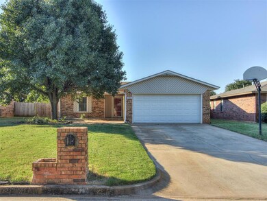 246 W Chantilly Way, Mustang, OK 73064 - photo 2