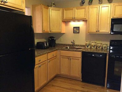 185 Manville Hill Rd unit 403, Cumberland, RI 02864 - photo 3