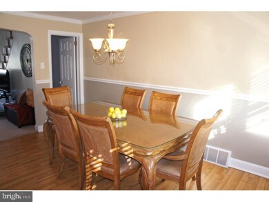 1106 Oakwood Dr, Glenolden, PA 19036 - photo 7