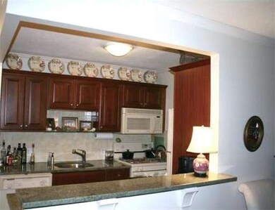 9 Hawthorne Place unit 5D, Boston, MA 02114 - photo 5