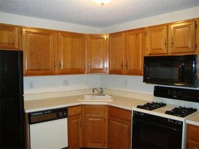 178 Chapman Place, Leominster, MA 01453 - photo 5