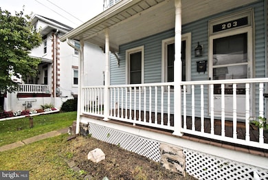203 N Hellertown Ave, Quakertown, PA 18951 - photo 2