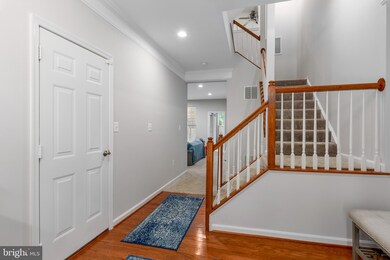 13640 Flying Squirrel Dr, Herndon, VA 20171 - photo 6