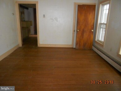 122 Orwigsburg St, Tamaqua, PA 18252 - photo 3