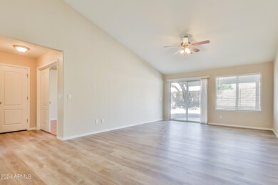 019-photo-dining-room-11922296