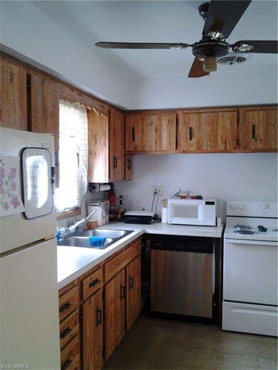Dishwasher, Refrigerator, Stove all Stay!