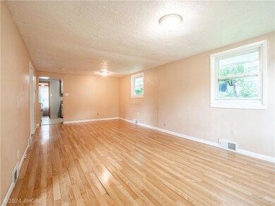 5032 S Union St, Des Moines, IA 50315 - photo 2