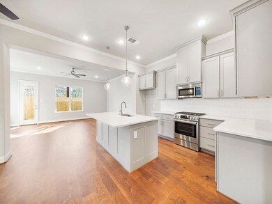 628 W 26th St, Houston, TX 77008 - photo 3