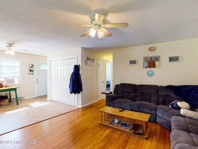 LIVINGROOM2