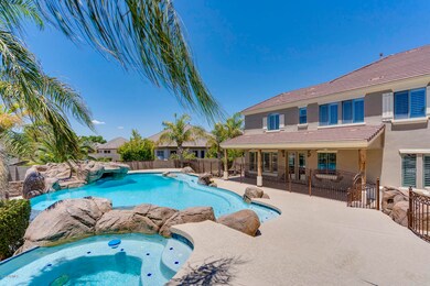 Sparkling Pool & Spa