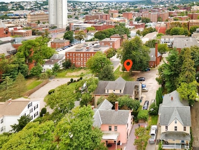 19 Oxford St unit 2, Worcester, MA 01609 - photo 2