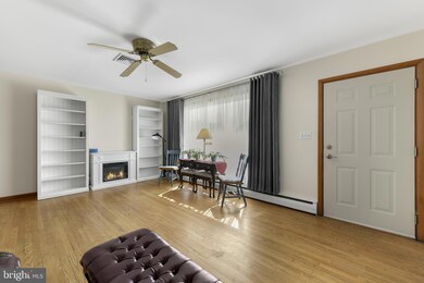 201 W Elm St, Palmyra, PA 17078 - photo 4