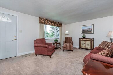 3001 MCMILLAN LIVING ROOM