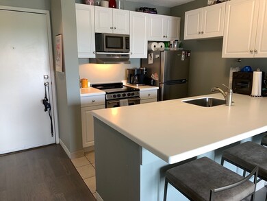 Edgewater Place Condominiums unit 714, Quincy, MA 02171 - photo 2