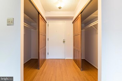 Park Princess/Logan Park unit 515, Washington, DC 20005 - photo 5