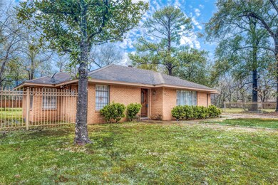 8815 Shady Dr, Houston, TX 77016 - photo 3