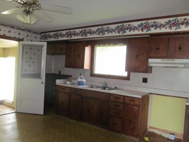 100 Woodcrest Blvd, Manchester, TN 37355 - photo 4