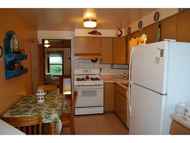 Kitchen. Cozy eat in kitchen