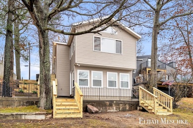 10463 Poplar Dr NE, Rockford, MI 49341 - photo 5