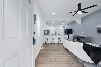 3-web-or-mls-863-carpenter-st
