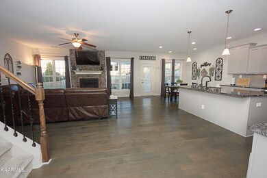 2042 Gusty Wind Ln, Knoxville, TN 37932 - photo 7