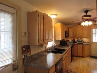 53 Stone St, Concord, NH 03301 - photo 5