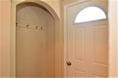 310 W Glendale St, Princeton, IN 47670 - photo 2