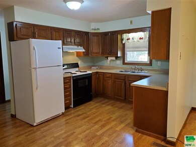 1112 4th St, Onawa, IA 51040 - photo 5